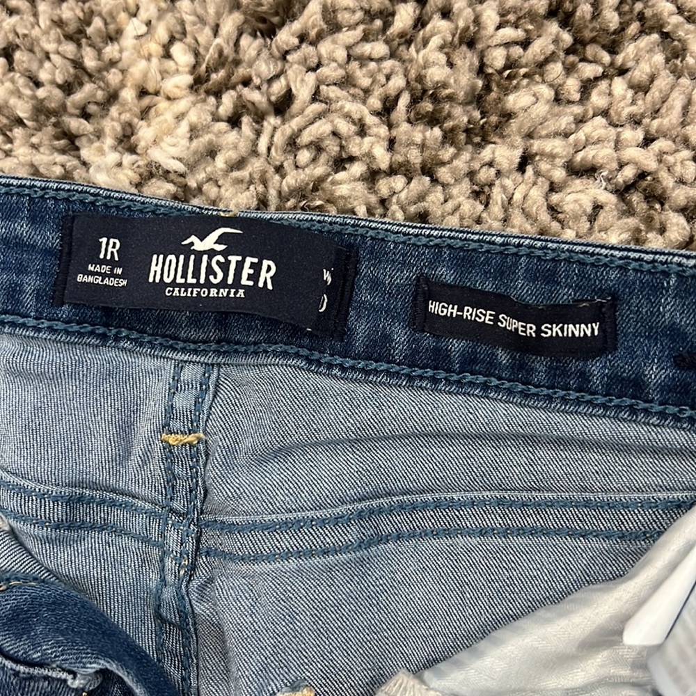 hollister high rise super skinny jeans. never worn - Picture 3 of 3